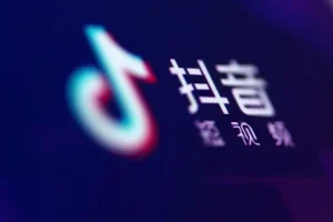 抖音账号如何保持热度？